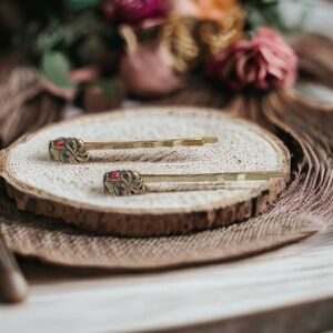 Tiny Bronze Rhinestone Elephant Bobby Pins: Adorable Animal-inspired Accessories